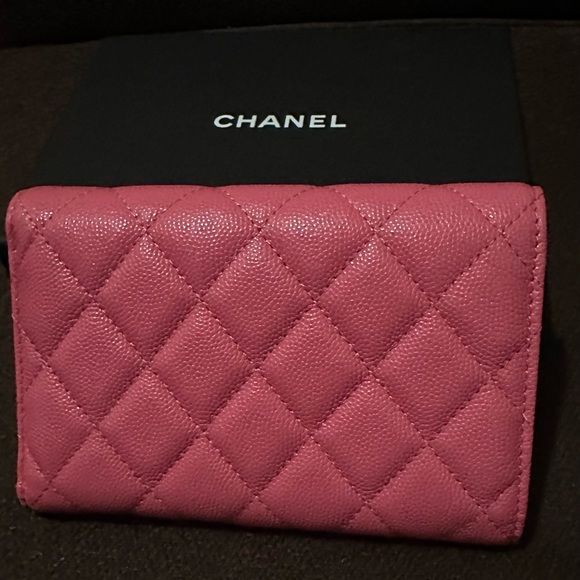 BRAND NEW WITH TAGS CHANEL medium flap caviar leather wallet. Box, card included - Picture 3 of 6